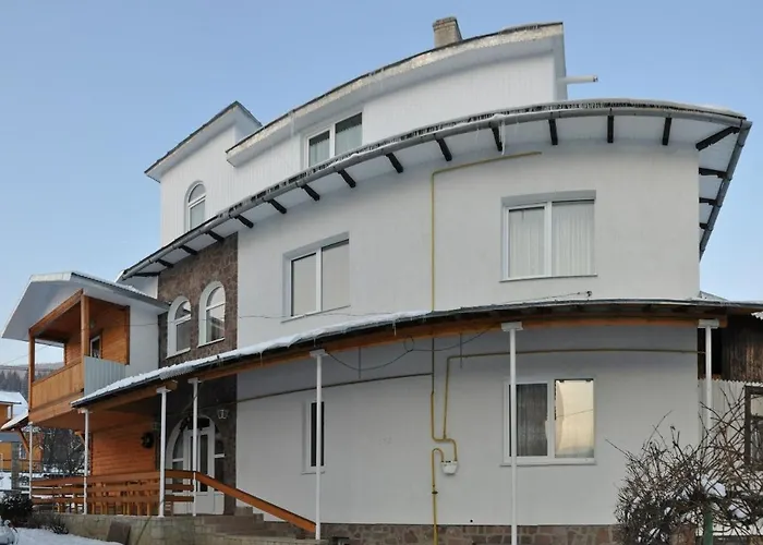 Яблучко Villa Yaremche